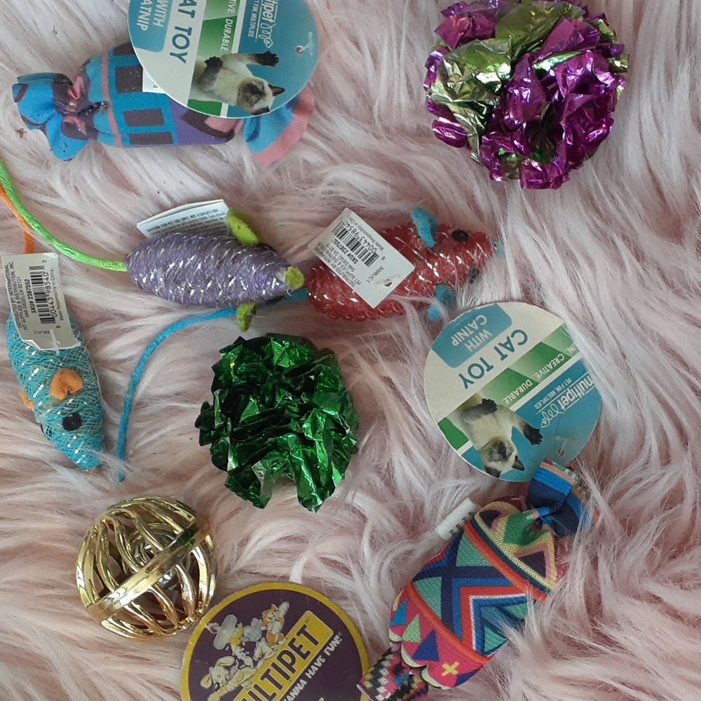 Brand New ASSORTED BRANDS CAT TOYS Value Pak-8 CT.